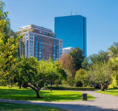 boston-usa-public-garden-common-frog-pond-and-cit-2026-01-11-09-58-14-utc